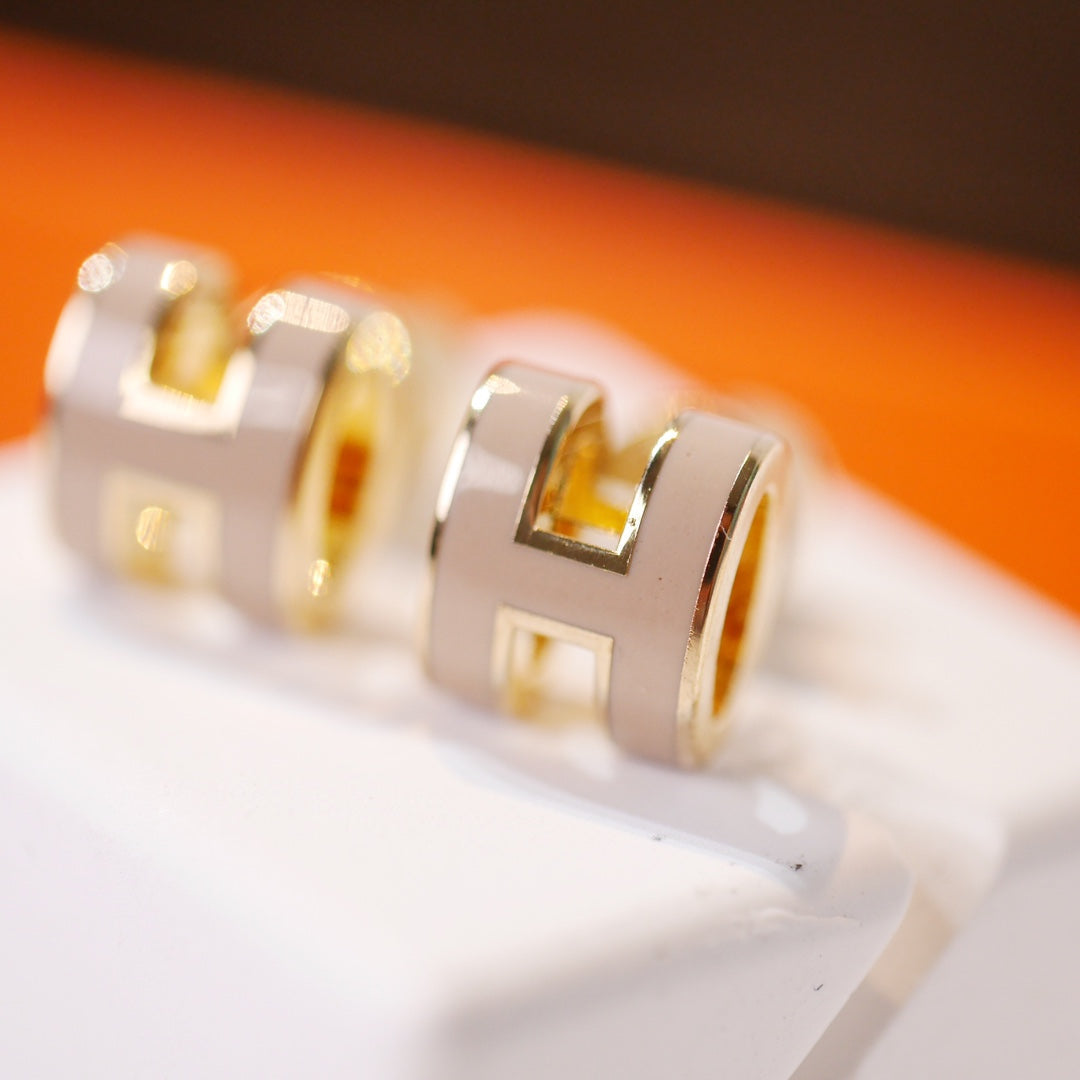 [Star Jewelry]MINI POP H GOLD EARRINGS GREY