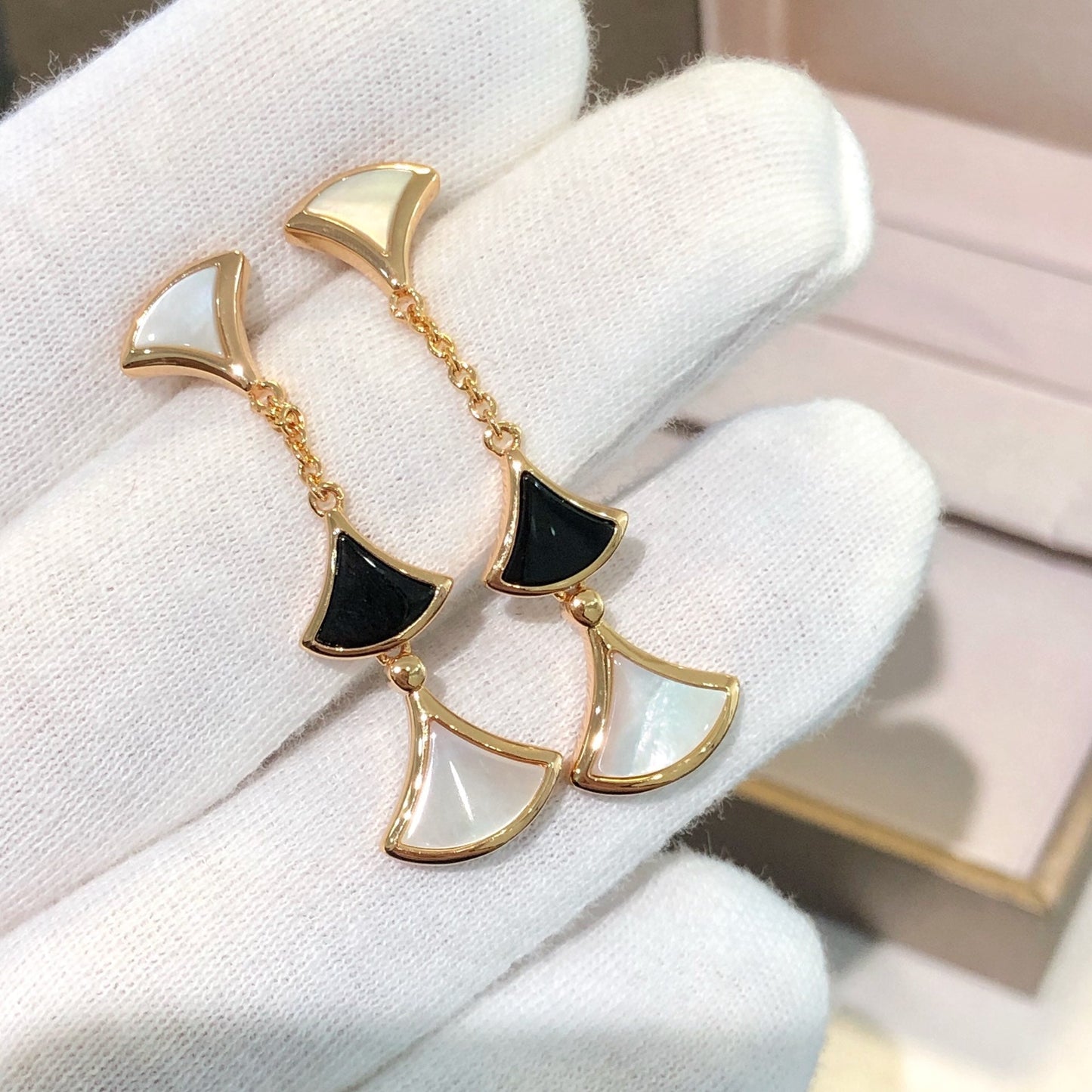 [Star Jewelry]DREAM EARRINGS 3 MOTIFS ONYX MOP PINK GOLD