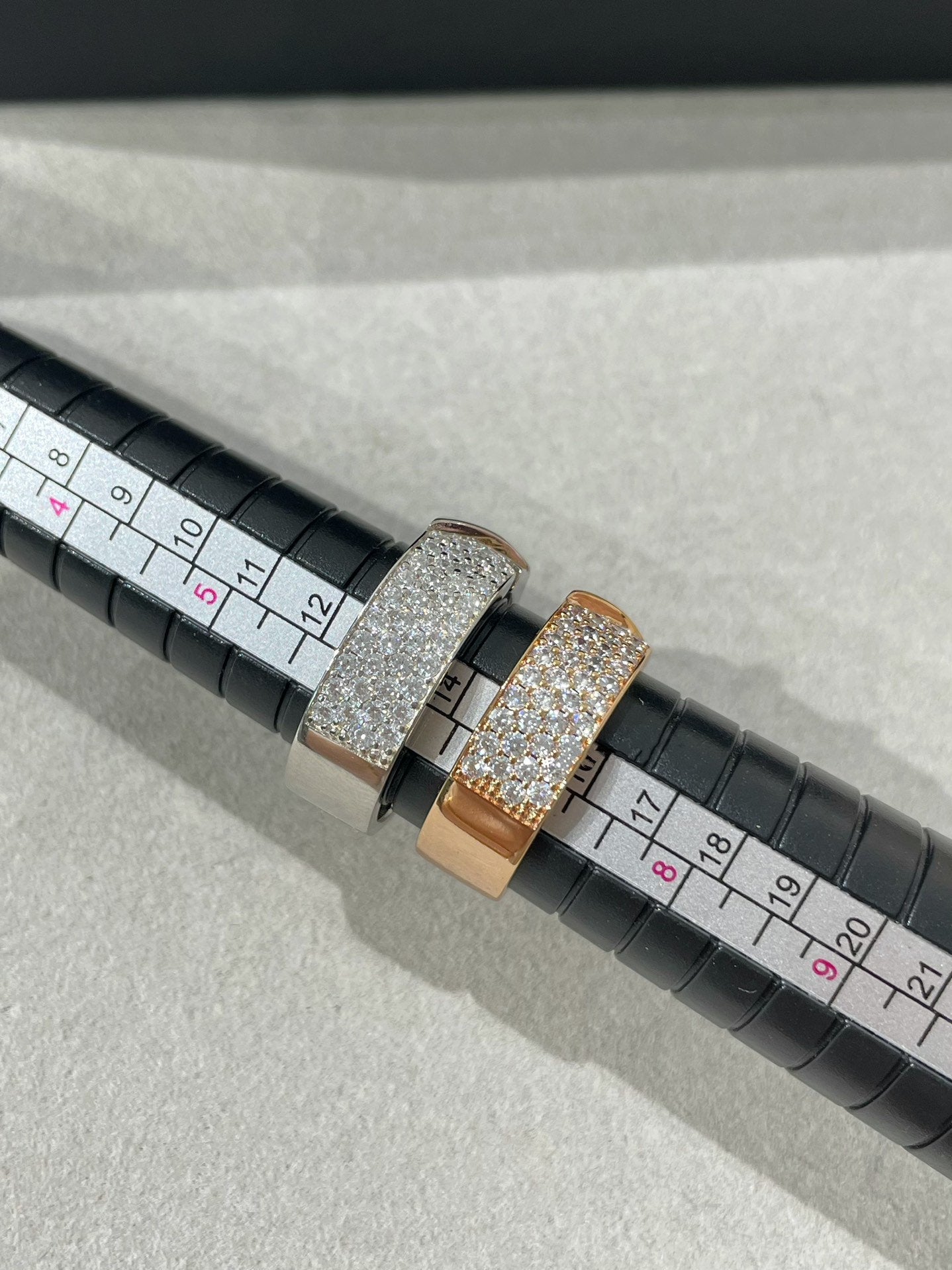 [Star Jewelry]LIENS EVIDENCE  DIAMOND PAVED RING