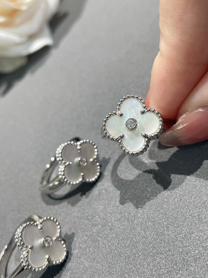 [Star Jewelry]CLOVER SILVER MOP DIAMOND RING