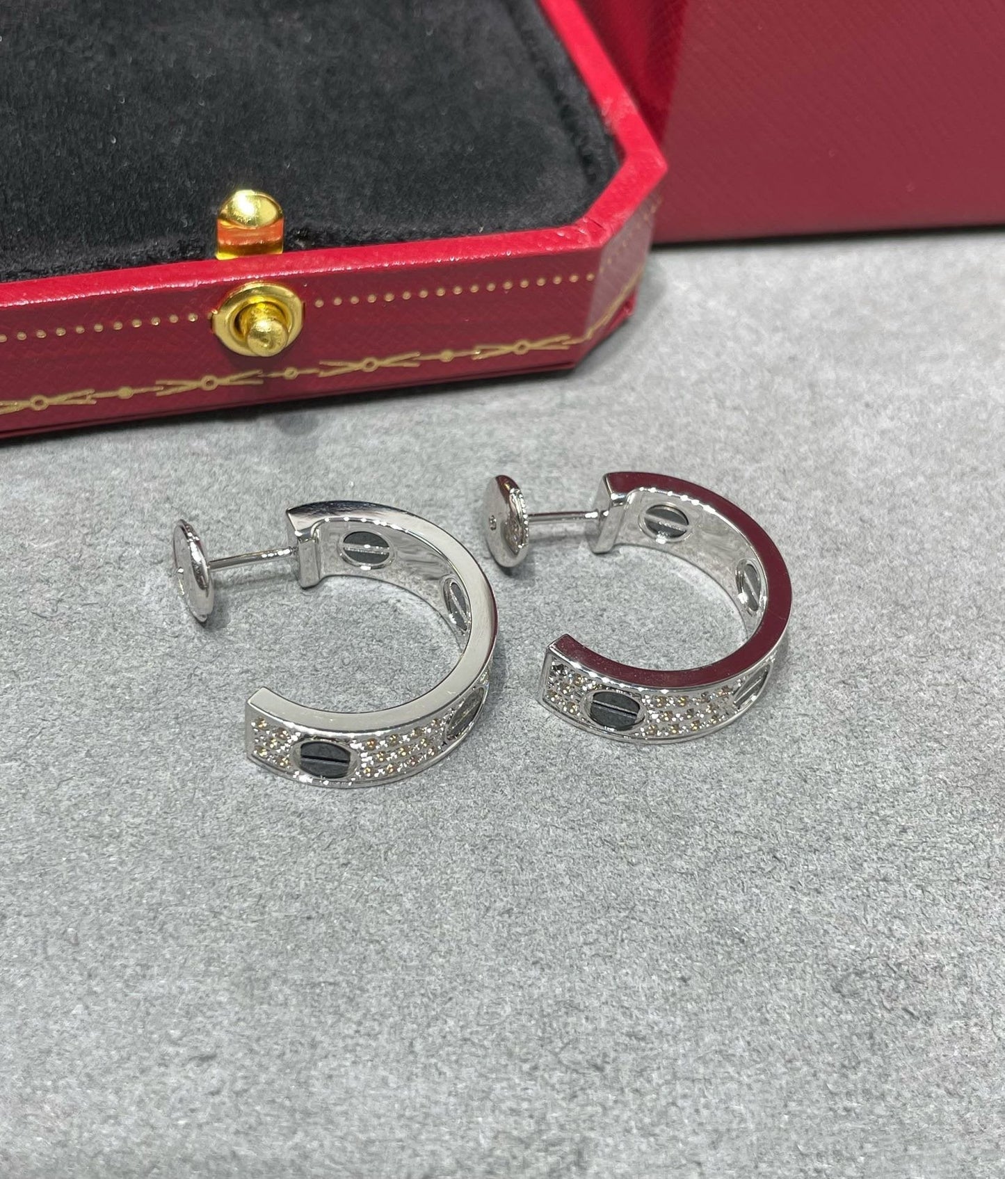 [Star Jewelry]LOVE CERAMIC DIAMOND PAVED SILVER EARRINGS