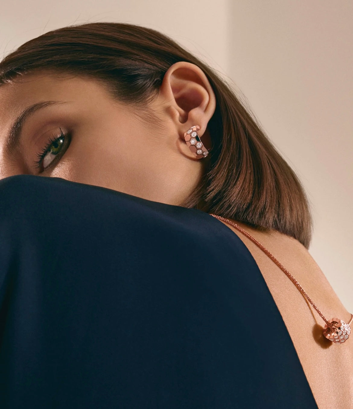 [Star Jewelry]BEE LOVE DIAMOND HOOP EARRINGS