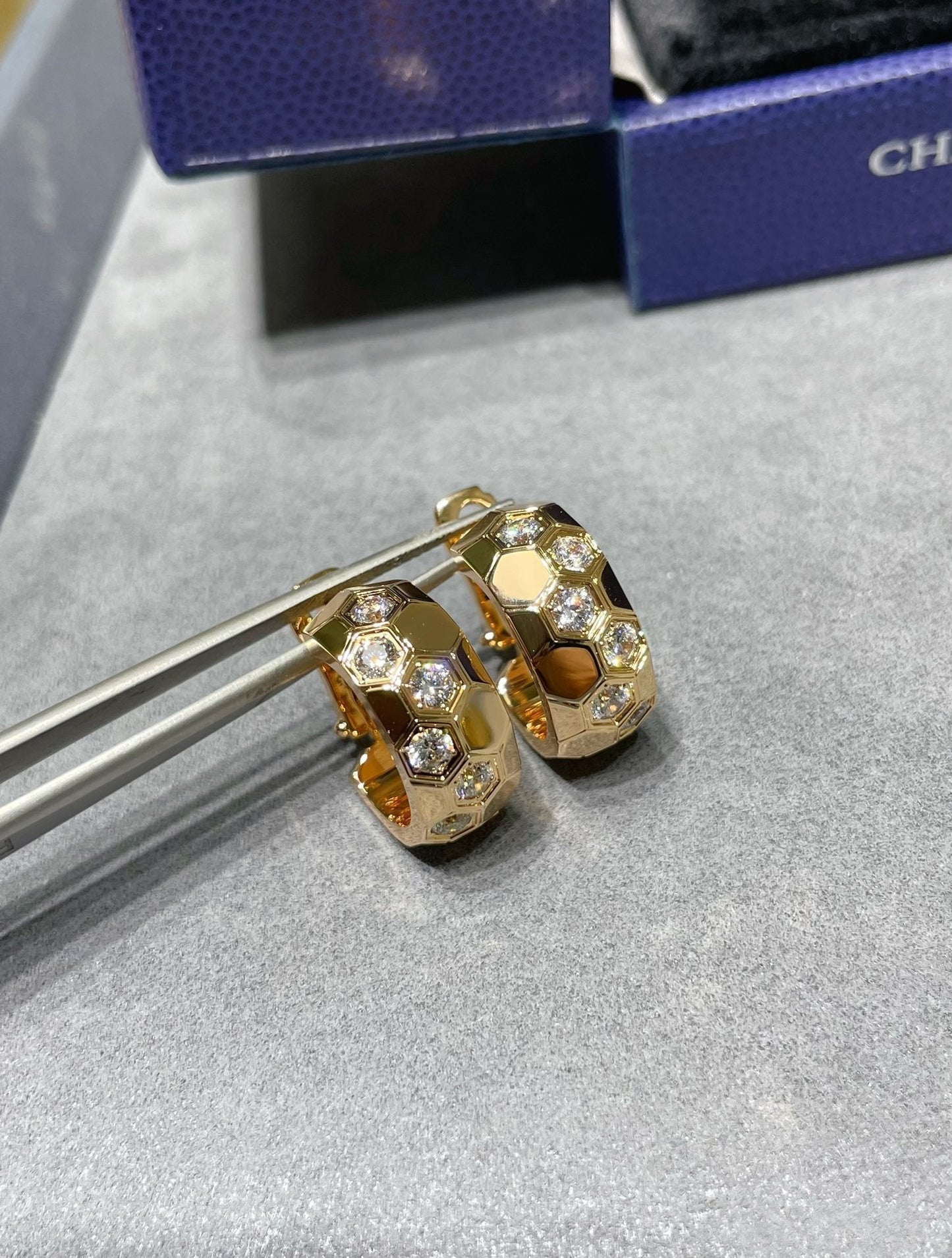 [Star Jewelry]BEE LOVE DIAMOND HOOP EARRINGS