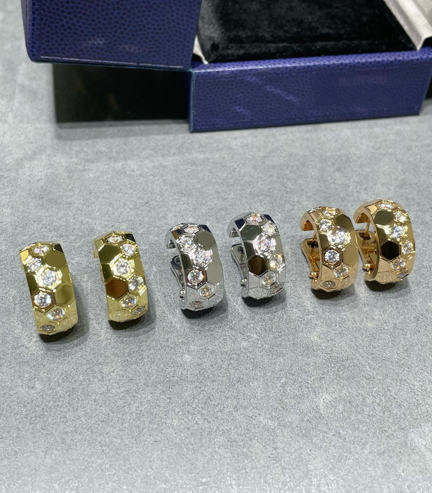 [Star Jewelry]BEE LOVE DIAMOND HOOP EARRINGS